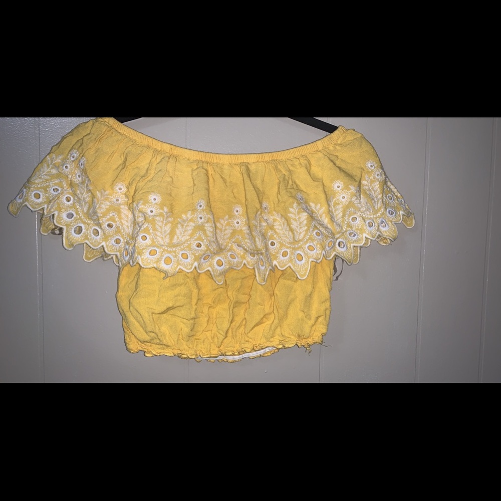 Yellow Off the shoulder cropped shirt